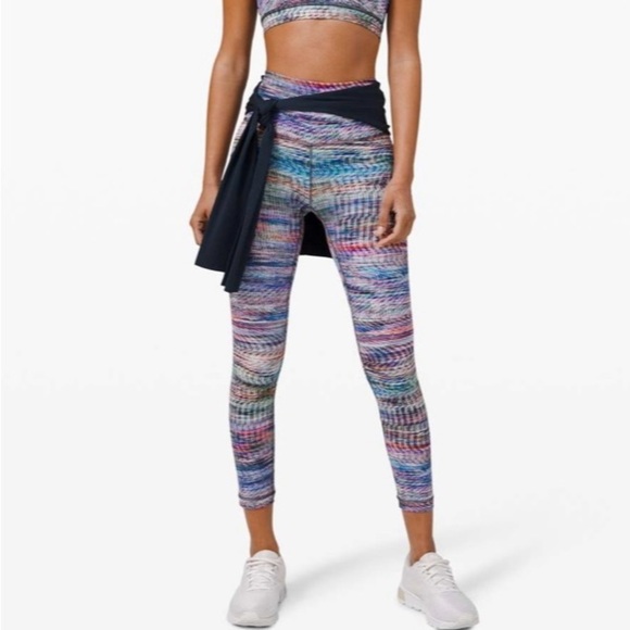 Lululemon sz 6 Wunder Train High-Rise Tight 25"
Digital Oasis White Multi VGUC - Picture 1 of 14